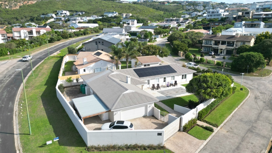 4 Bedroom Property for Sale in Whale Rock Western Cape